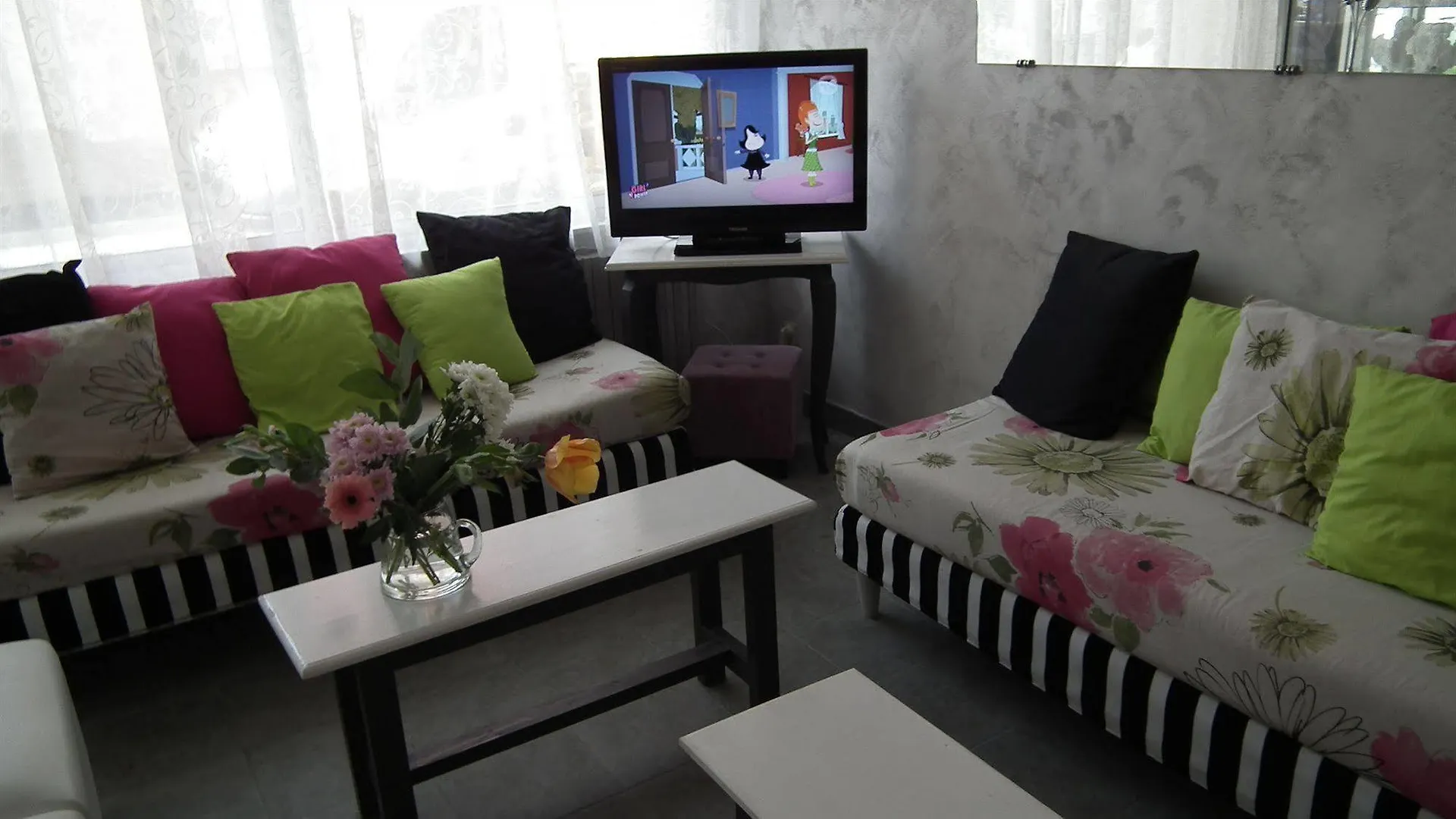 Hotel Des Pays Bas Лурд 3*,
